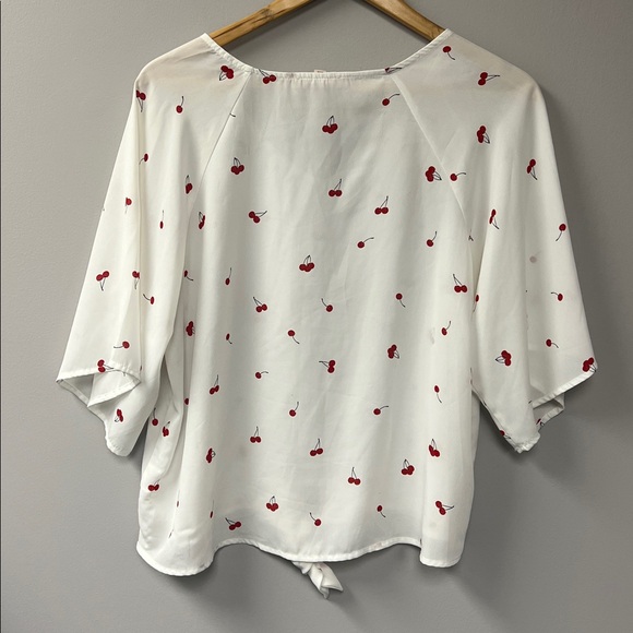 Como Vintage Blouse With Cherries, Medium - Picture 8 of 8